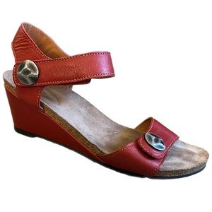 Taos Red Leather Wedge Sandals Size 40 US 9